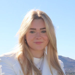 Meet your Posher, Becca